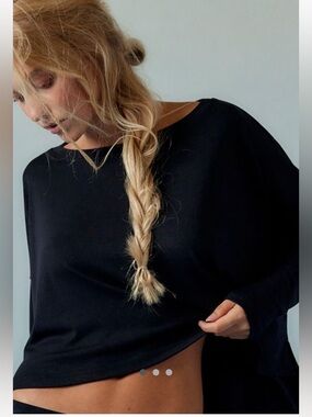 Free People Long Sleeve Relaxed Tee in Black